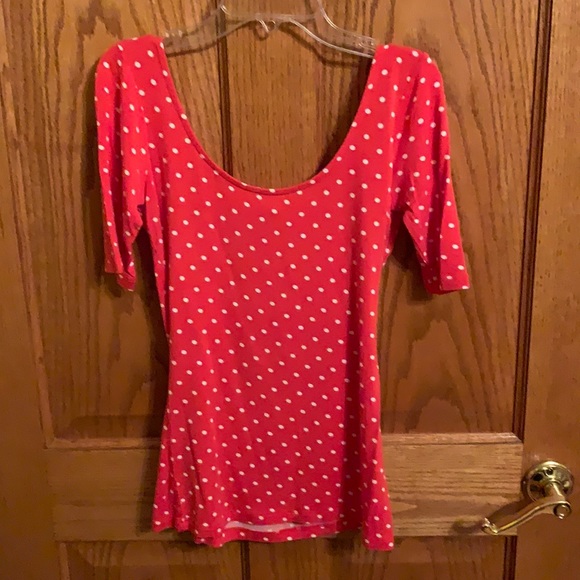 kirra soft polka-dot top. - Picture 2 of 5
